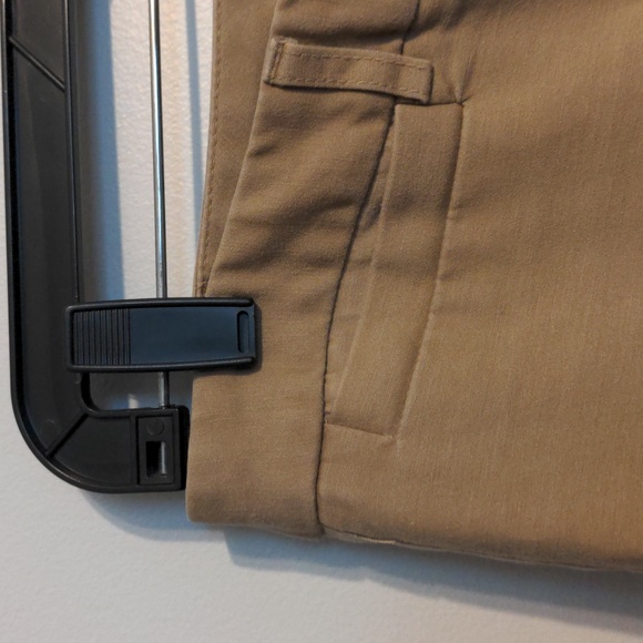 Van Heusen size 6 stretch tan pants - Picture 2 of 9